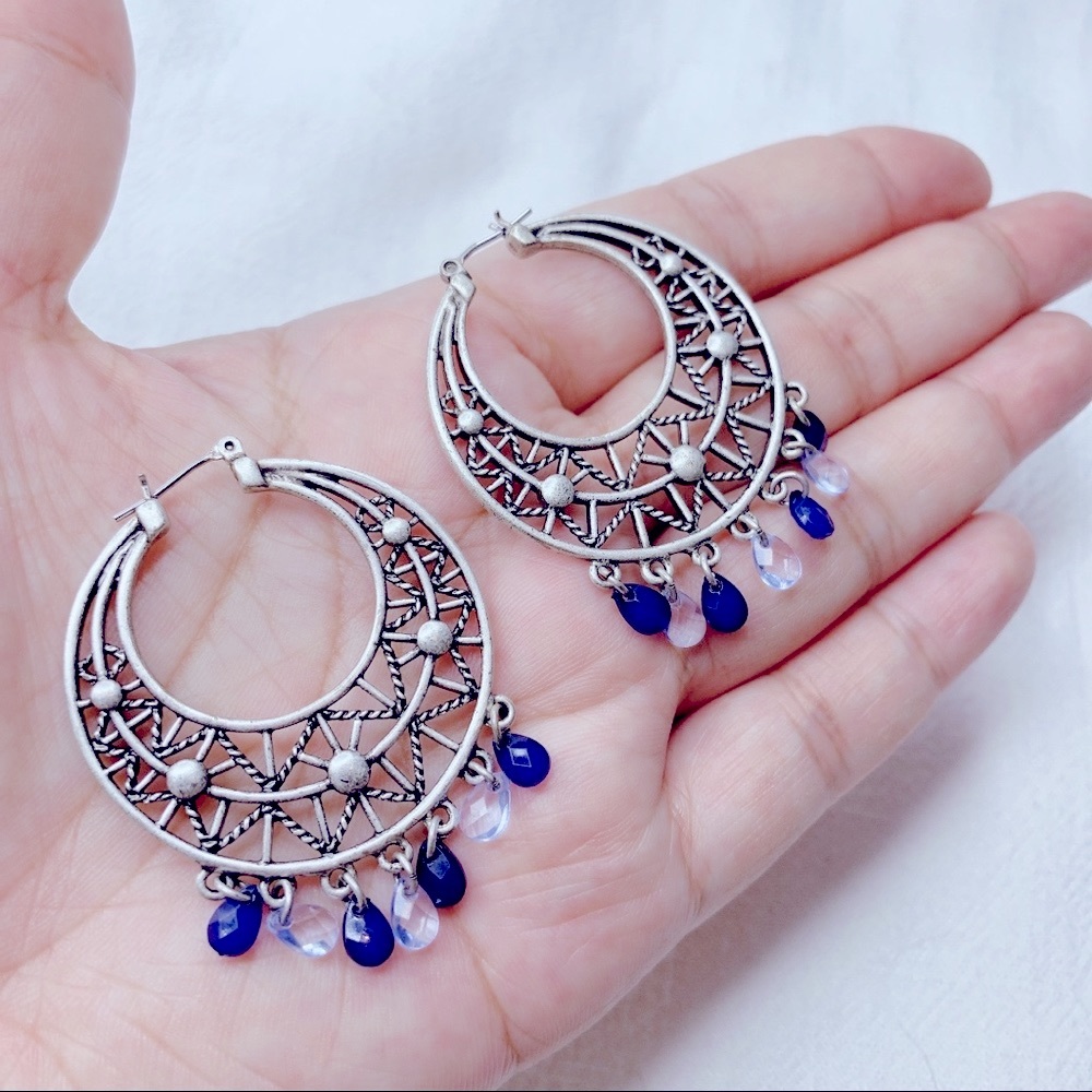 ❣️$25/3❣️ Exotic Sliver Plated Blue Resin Beads Hoop Earrings - Picture 5 of 8